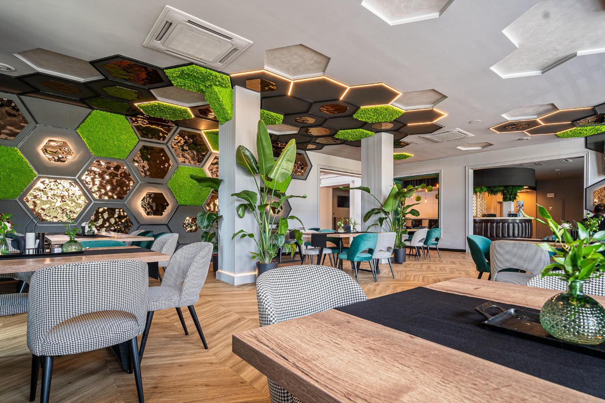 Hotel Cztery Pory Roku Głogów Małopolski Exterior foto